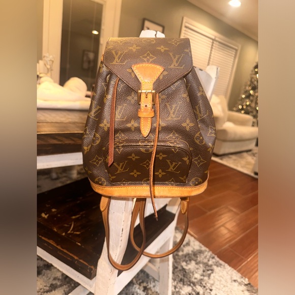 Vintage Louis Vuitton Montsouris Backpack PM
Monogram Canvas - Picture 2 of 10